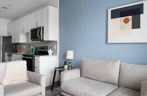 Hurwood Heights Apartment | Landing | Chic 1BD, Pool, Gym