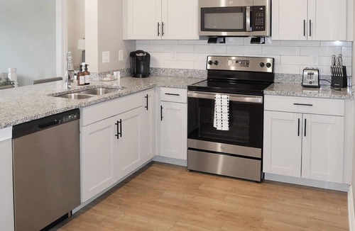 Fort Myers Apartment | Landing | Chic 1BD, Yoga Studio, Gym