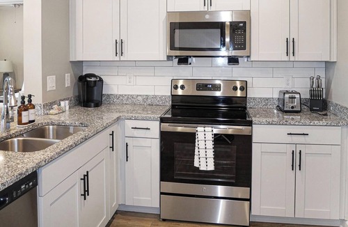 Fort Myers Apartment | Landing | Chic 1BD, Yoga Studio, Gym
