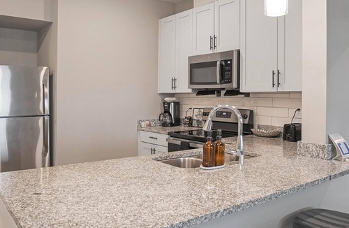 Fort Myers Apartment | Landing | Chic 2BD, Pool, Gym