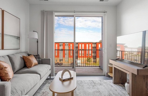 Richmond Apartment | Landing | Chic 2BD, Pool, Clubhouse