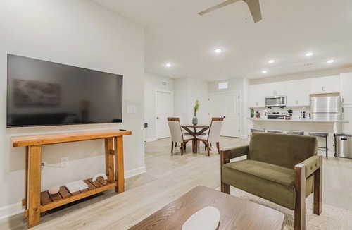 Fort Myers Apartment | Landing | Chic 2BD, Pool