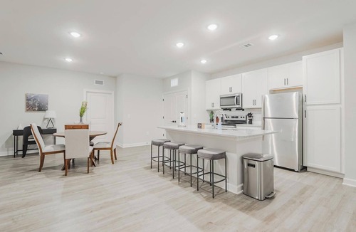 Fort Myers Apartment | Landing | Chic 2BD, Pool