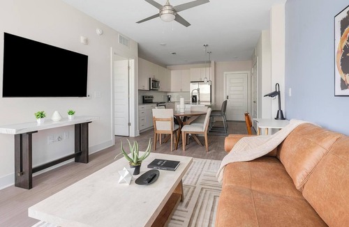 The Forum Apartment | Landing | Incredible 2BD, Gym