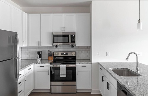 Athens Apartment | Landing | Incredible 2BD, Gym, Yoga Studio