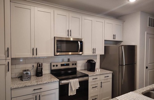 Newberry Apartment | Landing | Incredible 2BD, Gym, Pool