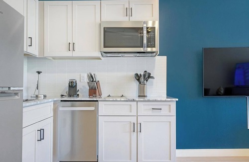 Northeast Raleigh Apartment | Landing | Incredible Studio, Pool, Gym