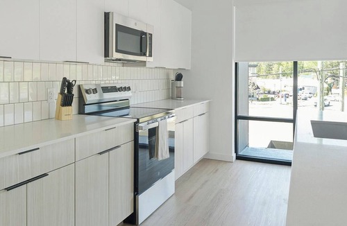 Chapel Hill Apartment | Landing | Incredible 3BD, Courtyard, Game Room