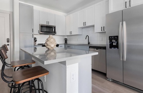 Springfield Apartment | Landing | Incredible 1BD, Courtyard, Game Room