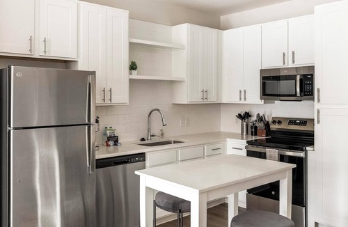 Belle Mina Apartment | Landing | Modern 1BD, Gym, Pool