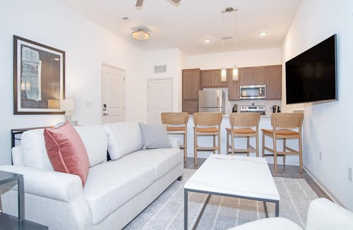 San Marco Apartment | Landing | Modern 1BD, Gym, Yoga Studio