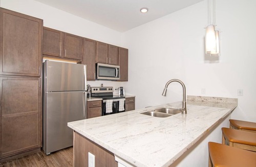 San Marco Apartment | Landing | Modern 1BD, Gym, Yoga Studio
