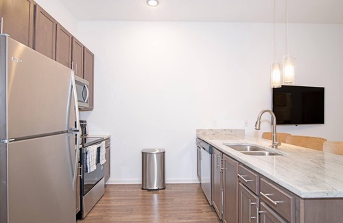 San Marco Apartment | Landing | Modern 1BD, Gym, Yoga Studio