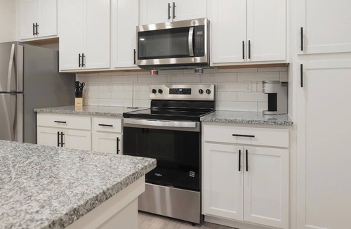 Beaufort Apartment | Landing | Modern 2BD, Gym