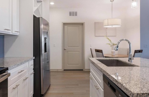 Apopka Apartment | Landing | Modern 2BD, Gym, Clubhouse