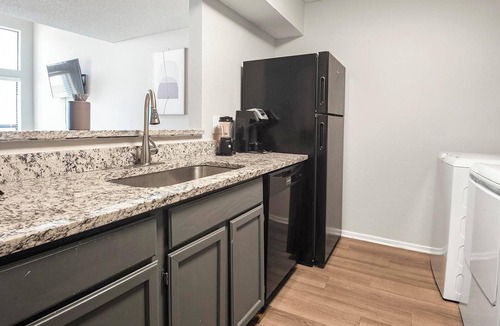 Cordova Apartment | Landing | Modern 2BD, Gym, Pool