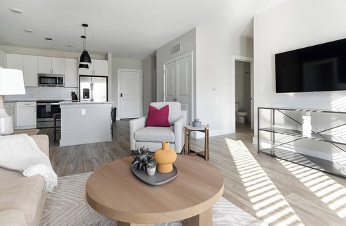 Matthews Apartment | Landing | Modern 2BD, Pool, Gym