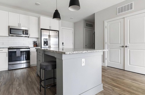 Matthews Apartment | Landing | Modern 2BD, Pool, Gym