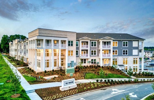 Fort Mill Apartment | Landing | Modern 2BD, Yoga Studio, Pool