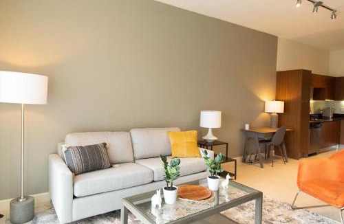 Channel District Apartment | Landing Modern Apartment with Amazing Amenities (ID3353)