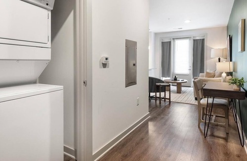 Charlotte Apartment | Landing | Modern Studio, Pool, Gym