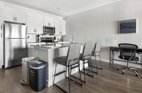 Port Malabar Apartment | Landing | Spectacular 1BD, Pool, Gym