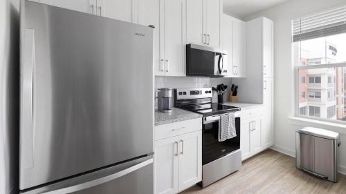 Rome Apartment | Landing Spectacular 1BD Gym Clubhouse