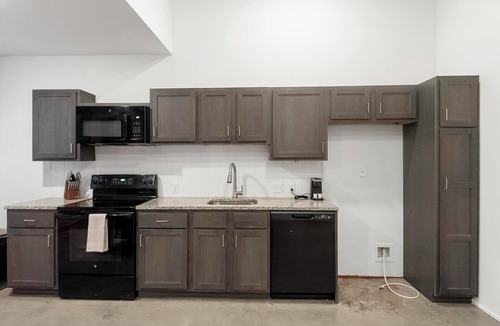 Downtown Memphis Apartment | Landing | Spectacular 1BD, Gym, Courtyard
