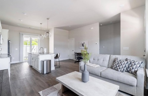 Longs Apartment | Landing | Spectacular 2BD, Gym