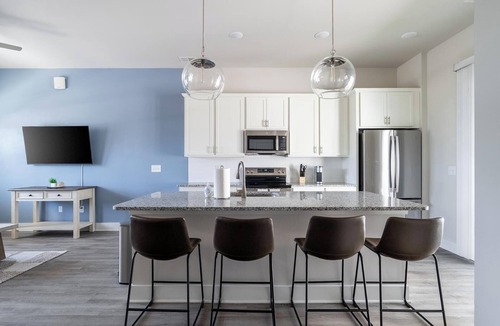 Longs Apartment | Landing | Spectacular 2BD, Gym