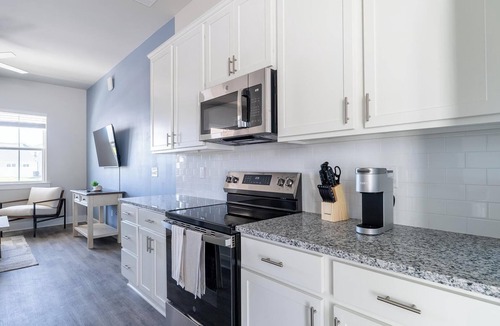 Longs Apartment | Landing | Spectacular 2BD, Gym