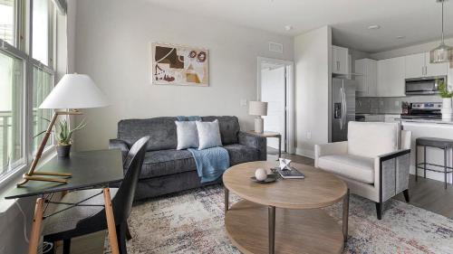 St. Johns Apartment | Landing Spectacular 2BD Gym