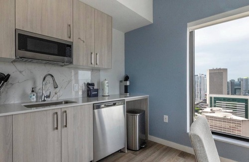 Overtown Apartment | Landing | Spectacular 2BD, Pool