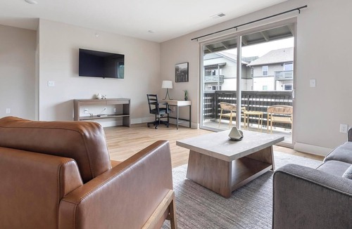 Oakwood Apartment | Landing | Spectacular 2BD, Clubhouse, Gym