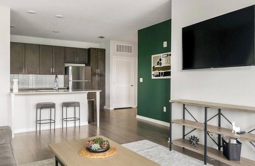 Sun City Center Apartment | Landing | Stunning 1BD, Gym