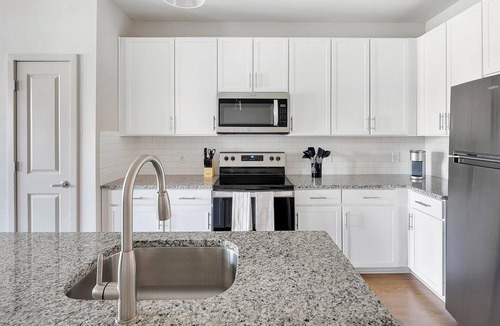 Murfreesboro Apartment | Landing | Stunning 1BD, Yoga Studio, Clubhouse