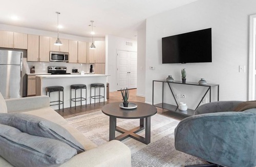 Cordova Apartment | Landing | Stunning 1BD, Yoga Studio, Gym