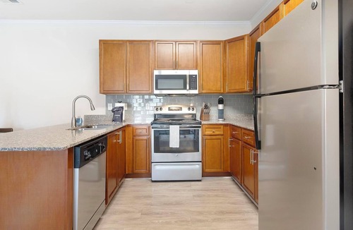 Hillsborough Apartment | Landing | Stunning 2BD, Gym, Clubhouse