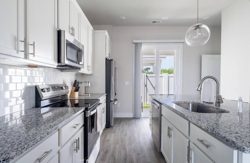 Longs Apartment | Landing | Stunning 2BD, Gym