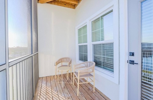 Fort Myers Apartment | Landing | Stunning 2BD, Pool