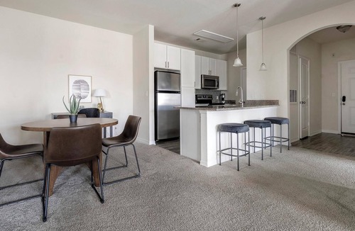 Charlotte Apartment | Landing | Stunning 2BD, Clubhouse, Gym