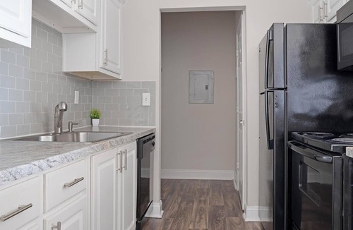 McDonough Apartment | Landing | Stunning 2BD, Gym, Tennis Court