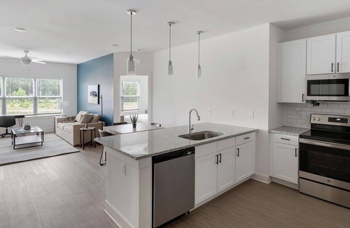 Athens Apartment | Landing | Stunning 2BD, Yoga Studio, Pool
