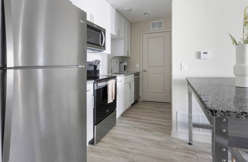 Daytona Beach Apartment | Landing | Stylish 1BD, Clubhouse, Courtyard
