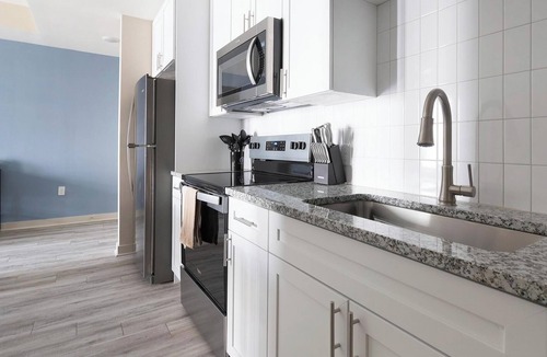 Daytona Beach Apartment | Landing | Stylish 1BD, Clubhouse, Courtyard