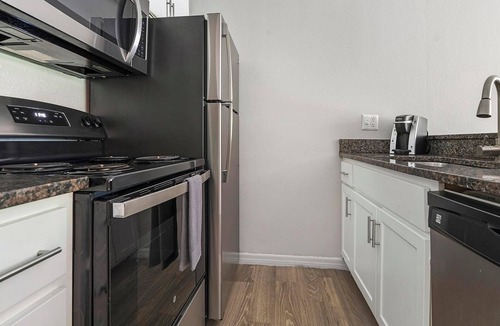Villas Apartment | Landing | Stylish 1BD, Clubhouse, Gym
