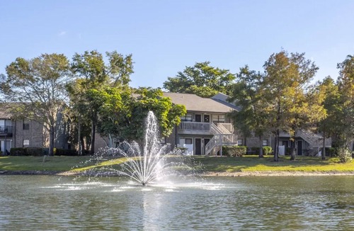 Villas Apartment | Landing | Stylish 1BD, Clubhouse, Gym