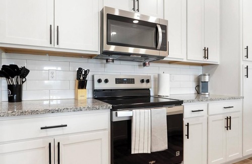 Beaufort Apartment | Landing | Stylish 1BD, Gym