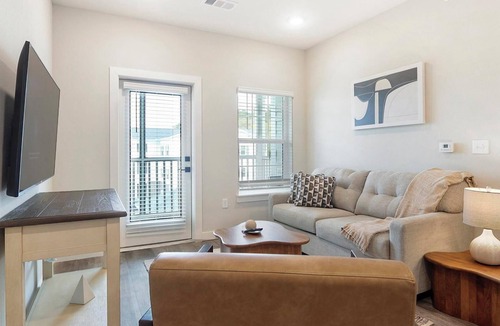 Beaufort Apartment | Landing | Stylish 1BD, Gym