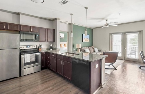 South Nashville Apartment | Landing | Stylish 2BD, Clubhouse, Gym